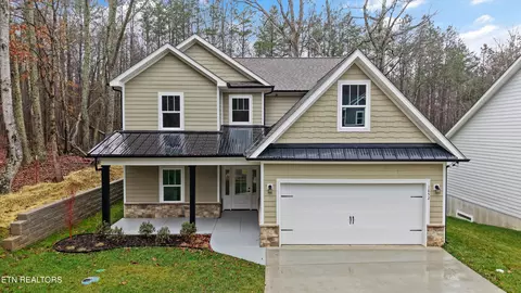 1852 Green Meadows Ln, Lenoir City, TN 37771
