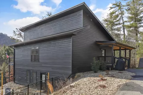 2630 Waldens Creek Rd, Sevierville, TN 37862