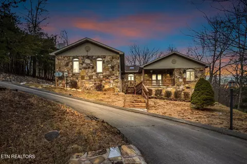 31 Byron Ln, Crossville, TN 38558