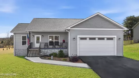 64 Perry Creek Dr, Crossville, TN 38572