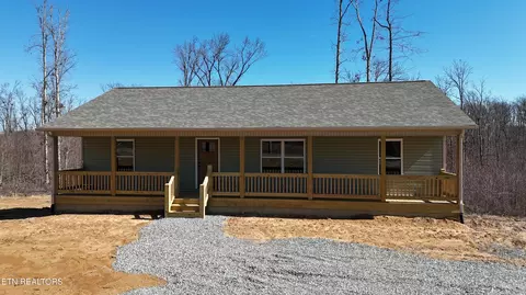 382 Bear Knob Ln, Crawford, TN 38554