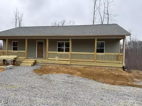 382 Bear Knob Ln, Crawford, TN 38554