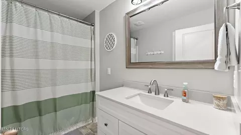 Bath - 104 Claire Pl, Talbott, TN 37877 photo 2 of 2