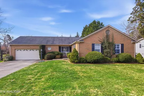 721 Kimbee Rd, Knoxville, TN 37923
