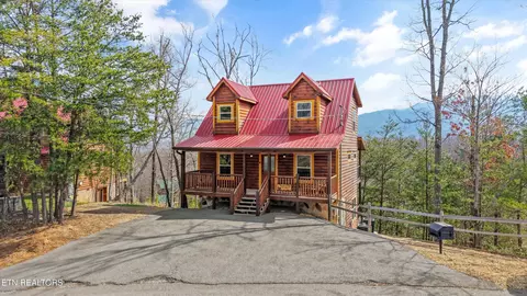 2144 E View Dr, Sevierville, TN 37876