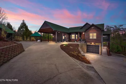 1819 Skyhawk Ln, Pigeon Forge, TN 37876