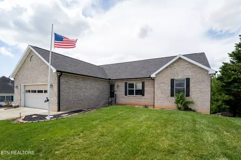 280 Hilltop Dr, Lenoir City, TN 37772