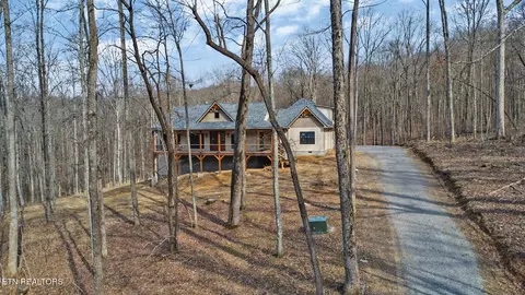 659 Icy Cove Tr, Monterey, TN 38574