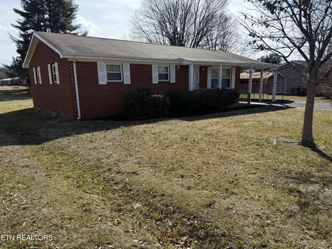 138 Gayle Ave, Lenoir City, TN 37771