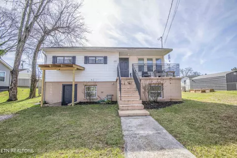 127 Wellington Cir, Oak Ridge, TN 37830