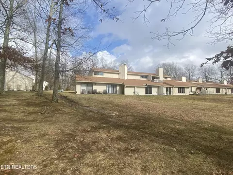 7000 Big Horn B-5 Dr, Crossville, TN 38572