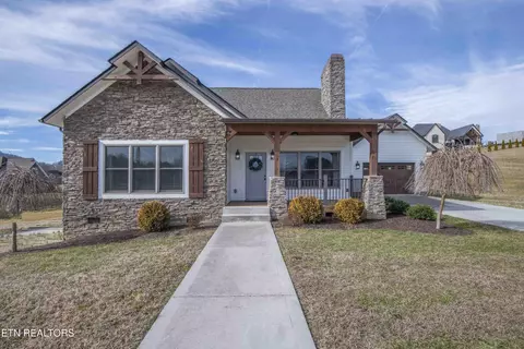 1562 Pullen Rd, Sevierville, TN 37862