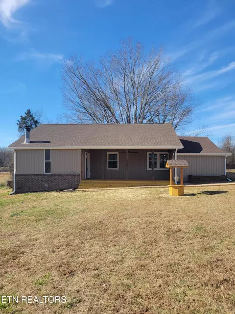 1711 Haire Rd, Dandridge, TN 37725