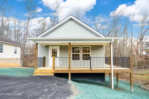 2508 Grotto Ln, Sevierville, TN 37876