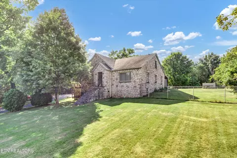 912 E Hendron Chapel Rd, Knoxville, TN 37920