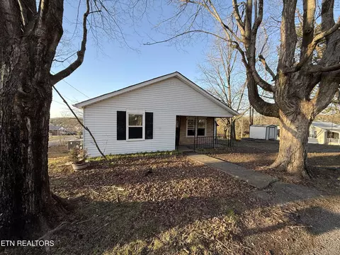 716 North Ave, Athens, TN 37303