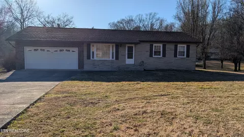 400 Maple Ave, Oliver Springs, TN 37840