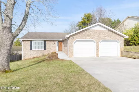 1421 Cedar Park Dr, Maryville, TN 37803