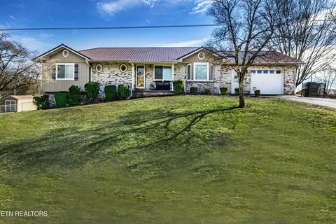 312 James Dr, Lenoir City, TN 37772