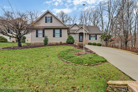 145 Trentwood Dr, Crossville, TN 38558