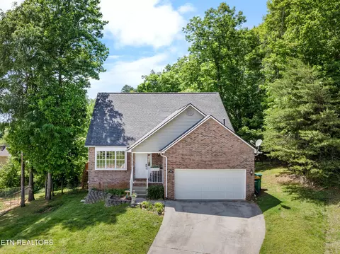 1004 Sugar Creek Ln, Knoxville, TN 37920