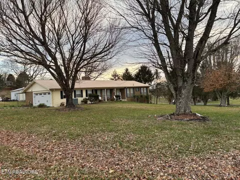 112 Woodland Dr, Sweetwater, TN 37874