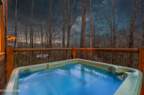 2457 N School House Gap Rd, Sevierville, TN 37876