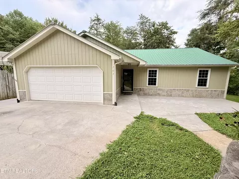 702 Hamid Pl, Knoxville, TN 37920