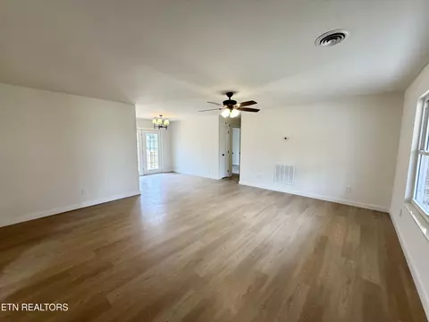 7810 Brickyard Rd, Powell, TN 37849 photo 4