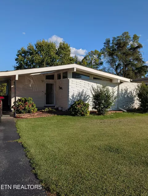 4748 Briarwood Cir, Chattanooga, TN 37416