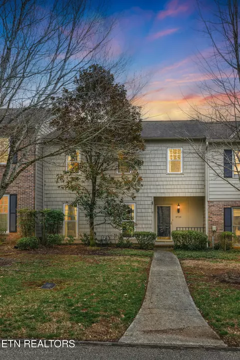 8724 Aragon Ln, Knoxville, TN 37923