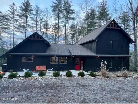 289 Broken Arrow Pvt Tr, Oneida, TN 37841