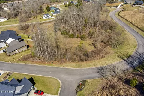 132 134 Black Oak Dr, Oak Ridge, TN 37830