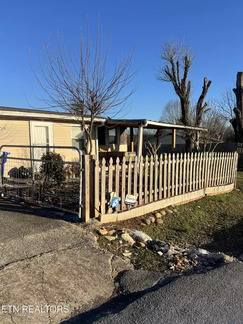 1029 Green Rd, Madisonville, TN 37354