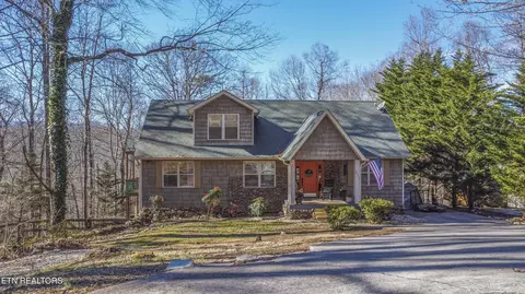 231 Mountain Lake Dr, Rocky Top, TN 37769