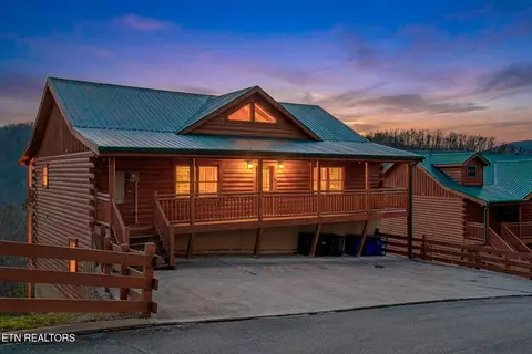 3310 Smoky Ridge Way, Sevierville, TN 37862