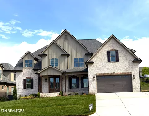 7733 Madgewood Ln, Knoxville, TN 37909