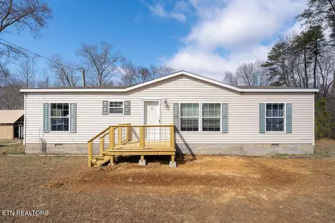 582 Doug Luna Rd, Walling, TN 38587