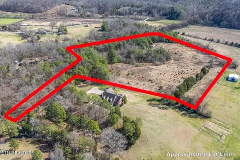 Country Lane, Walland, TN 37886