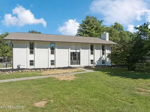 4221 Cadillac Dr, Powell, TN 37849