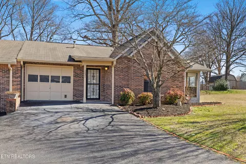 1231 Karina Cir, Maryville, TN 37804