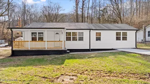 1871 Ruritan Rd, Harriman, TN 37748