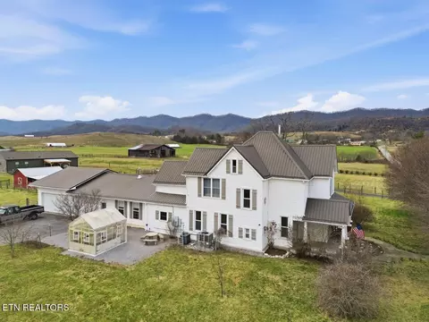 207 Thomas Rd, Speedwell, TN 37870