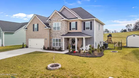 2462 Tributary Dr, Sevierville, TN 37876