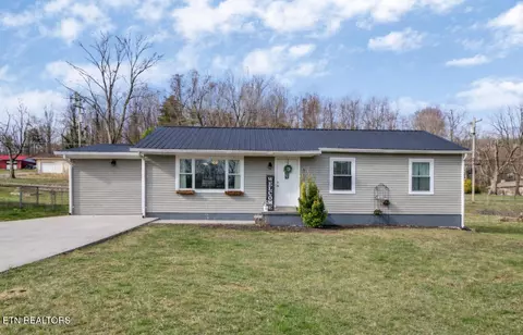 319 Meadowview Dr, Harriman, TN 37748