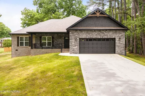 2925 Marvin Cir, Maryville, TN 37803