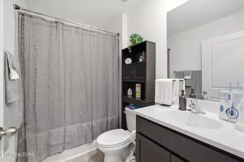 Bath - 1237 Cole Dr, Jefferson City, TN 37760 photo 3 of 3