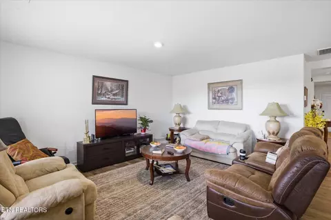 Living - 1237 Cole Dr, Jefferson City, TN 37760 photo 1 of 1
