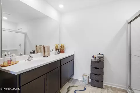 Bath - 1237 Cole Dr, Jefferson City, TN 37760 photo 1 of 3