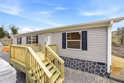 124 Riverview Dr, Loudon, TN 37774